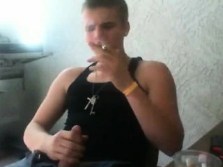 Hot Stud Smoking and Wanking