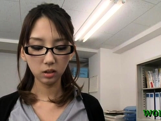 Nude japanese babe likes the anal fisting and porn