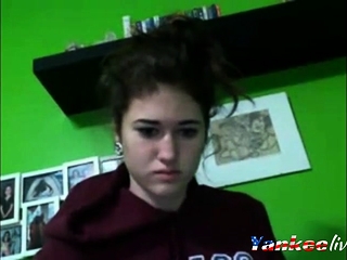 Hot Brunette Teen Bate