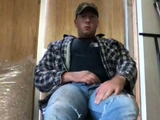 Str8 bear daddy stroke at work