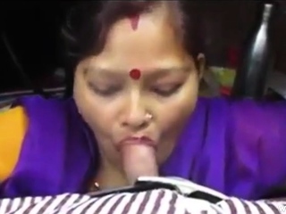 Desi aunty giving blowjob and deepthroat drank cum