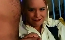 Svensk Blond Avsugning Och Ansiktsbehandling