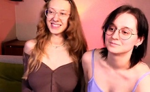 Hot Amateur Webcam Teen Masturbates For Their Fans