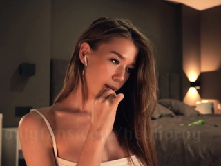 Amateur Webcam Teen Flashes Masturbates