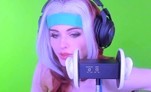 Close up MILF masturbation