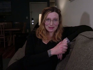 Bettie Bondage – Small Penis Lessons With Mom